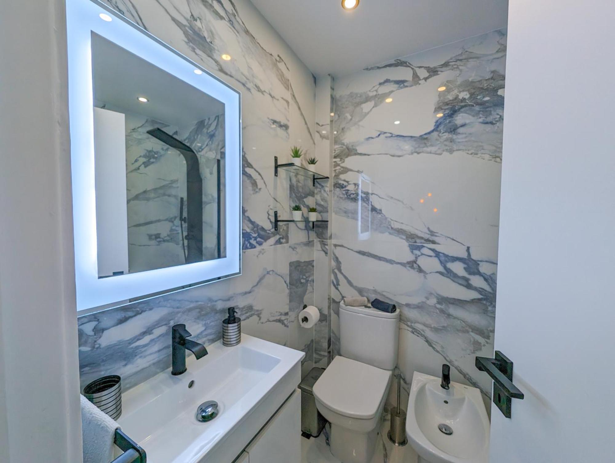 2 Room Condo - 5 Mins From Costa Da Caparica Beach & Bars Экстерьер фото